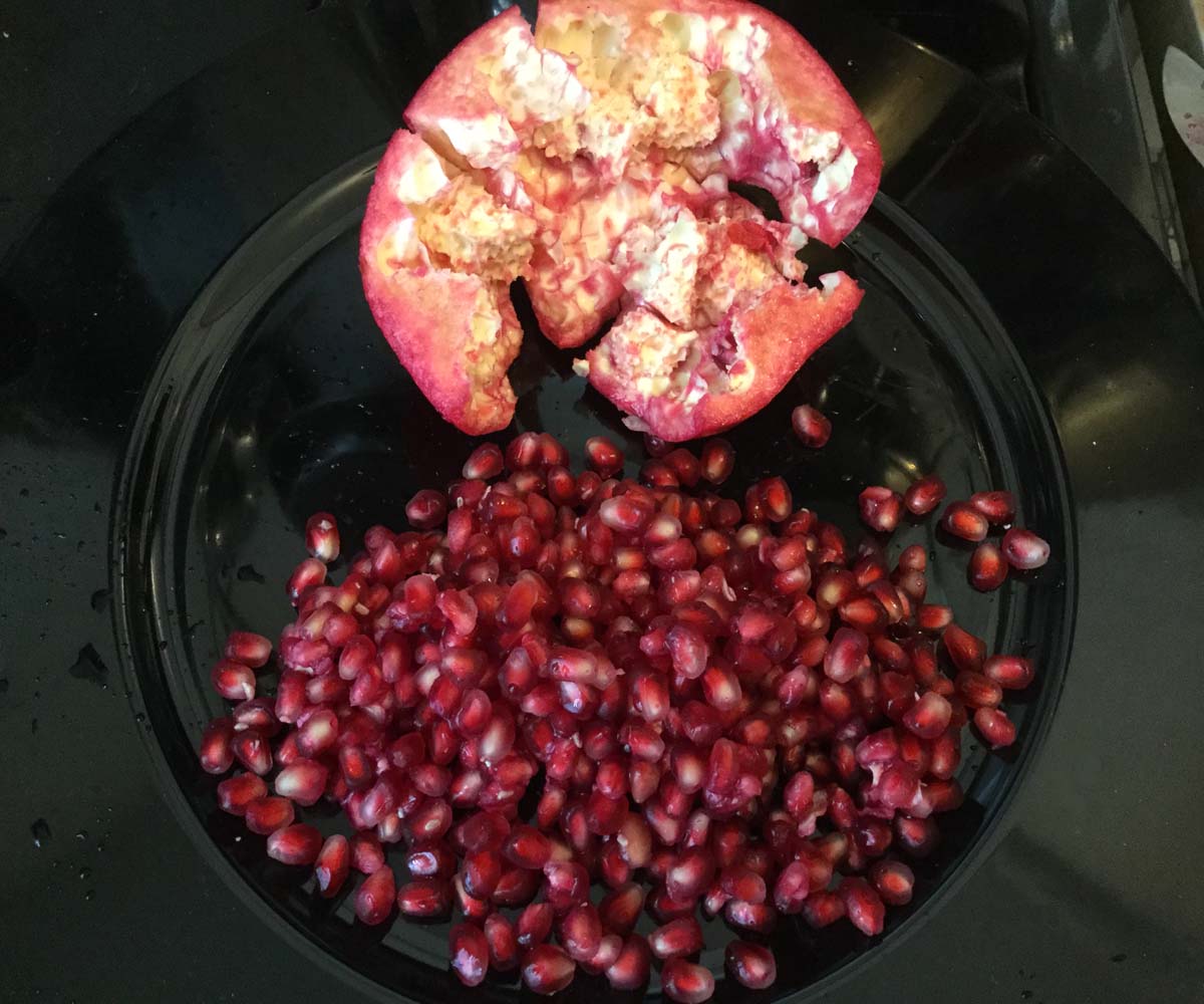 pomegranate-skin-seeds